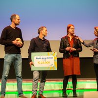 Winnaars 1e prijs RAAK-award -- klik op de afbeelding om te vergroten