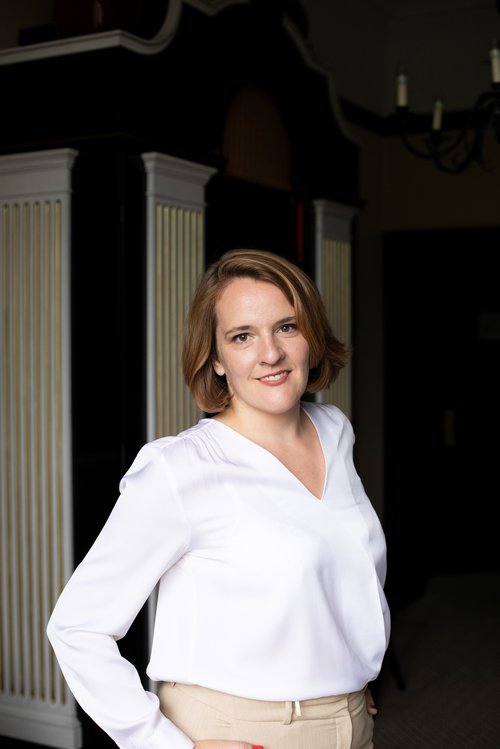 Portretfoto van juryvoorzitter Ingeborg van der Ven
