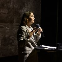 Marjolein van Heemstra tijdens de Conferentie Onderzoek & Creatieve Praktijk 2026 -- klik op de afbeelding om te vergroten