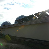Solar panels on a building in Aardehuizen -- klik op de afbeelding om te vergroten